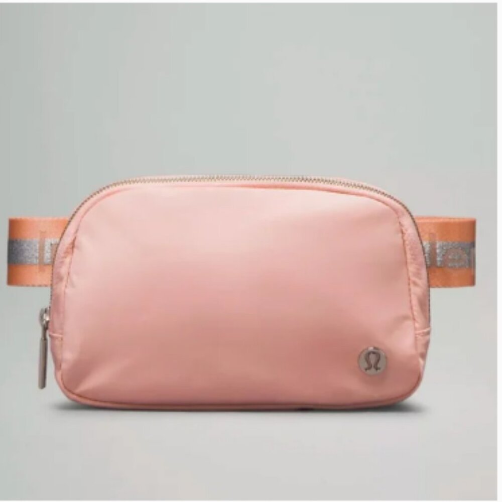 BNWT = RARE LULULEMON EVERYWHERE BELT BAG - PINK MIST / SILVER / WHITE OPAL